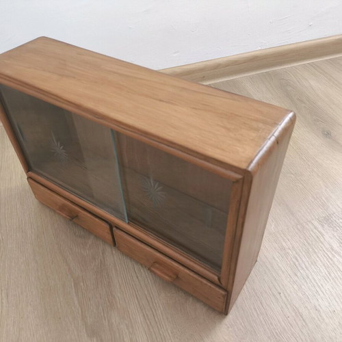 Vintage cabinet restored with engraved glass