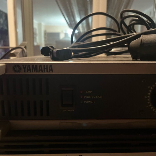 Yamaha power amplifier p2500s like new