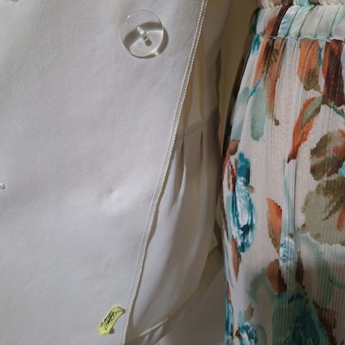 Perla fashion double-breasted blazer with short sleeves, like new, ice color