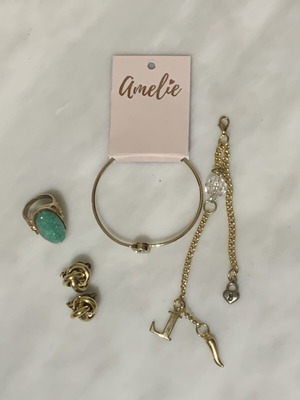 Jewelry set with bracelet, ring, clip-on earrings, keychain and brooch