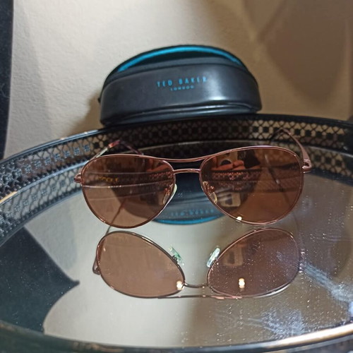 Ted Baker Aviator sunglasses like new, gold frame, mirror lens