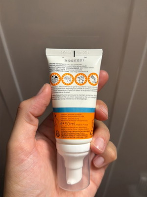 La Roche-Posay Anthelios Uvmune 400 sunscreen new