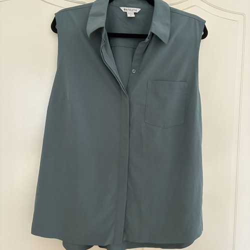 Athleta Everlasting Tank sleeveless button-up shirt size L, like new, grey green