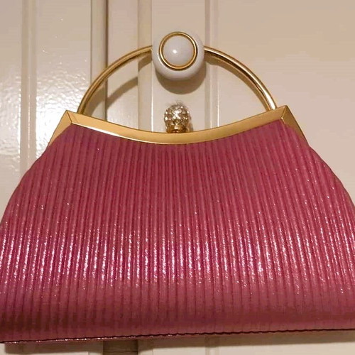 Vintage style fuchsia-magenta satin pleated bag new with strass clasp