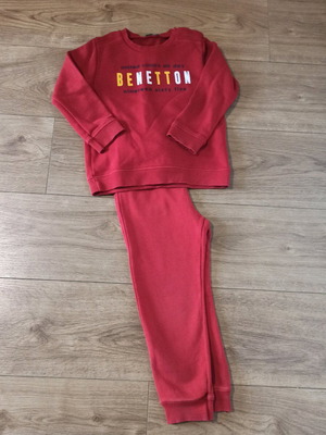 Benetton κόκκινο σετ φόρμας μεταχειρισμένο για 3-4 ετών, 104 εκ.
