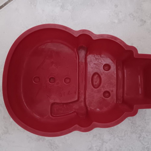 Cake mold used, snowman shape