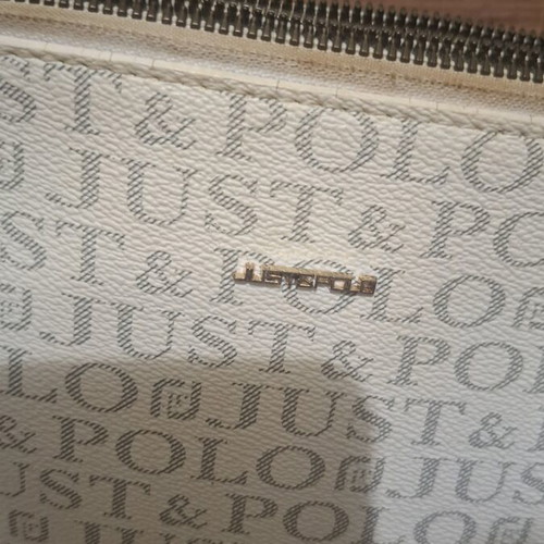 Crossbody bag used with compartments