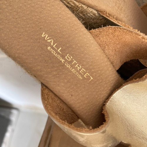 Wall Street platform sandals size 40 like new beige