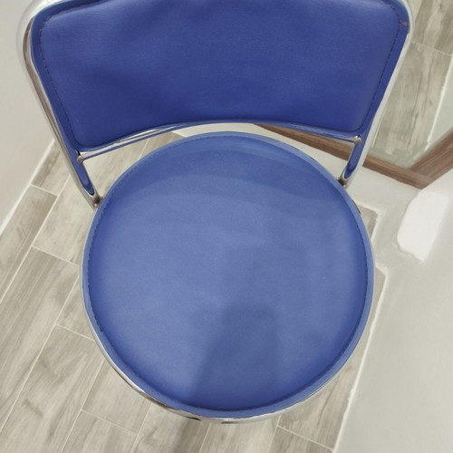 Swivel chair with wheels used