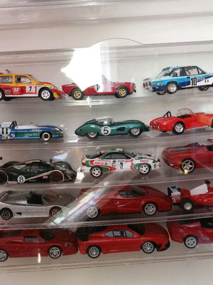 Racing car collection new, 52 pieces with display cases