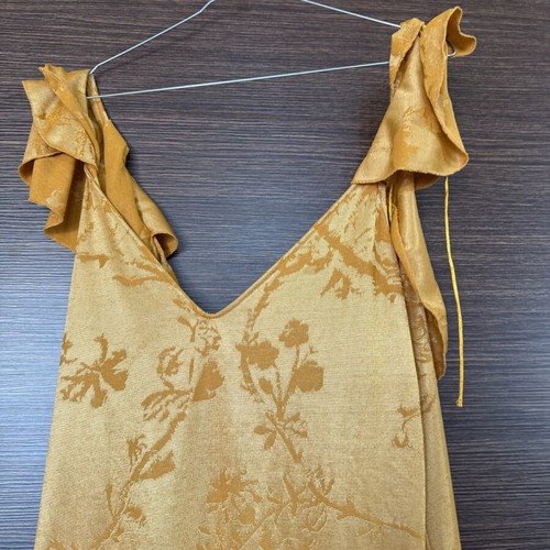 Dress mustard color like new, open front and back, size L