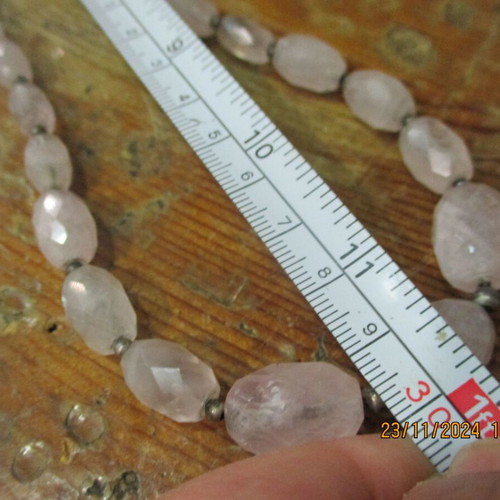 Rose faceted graduated quartz necklace like new with silver elements