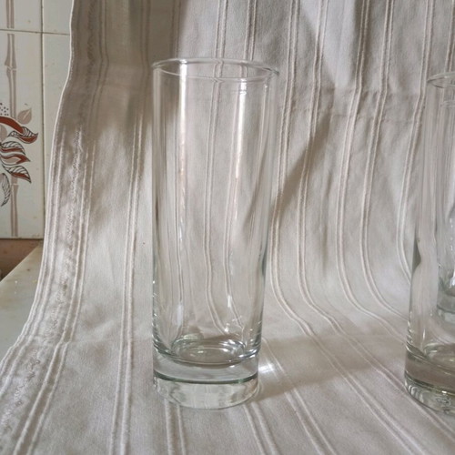 Set of 9 glass tube glasses like new for drinks