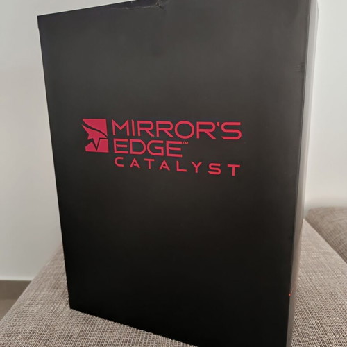 Mirror's Edge Catalyst Collector's Edition PS4 new without game