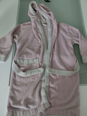 Children's bathrobe used, pink with white details