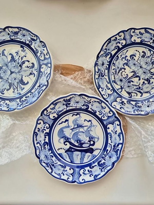 3 Hand-painted ceramic plates, 19.5 cm