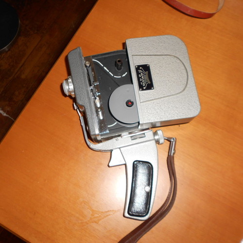 Omo Sport-3 camera used for 8mm film with leather case