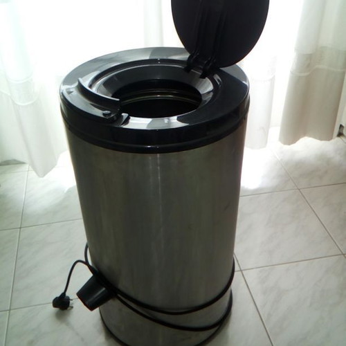 Professional centrifugal machine like new, cylindrical, 220 V
