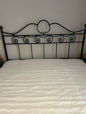 Double bed with Élite mattress like new 160x200 cm