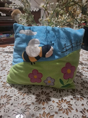 Decorative pillow like new with handmade bee design