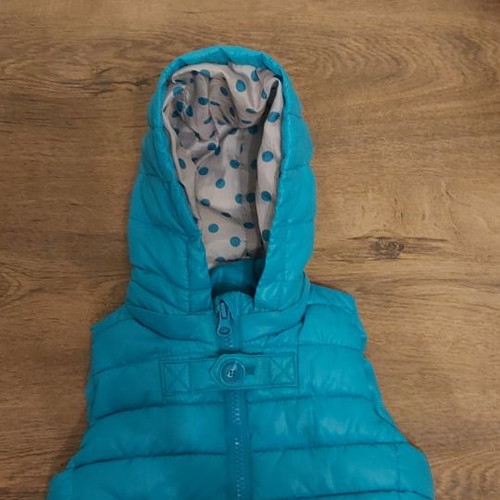 Unisex sleeveless vest used for 6 months old