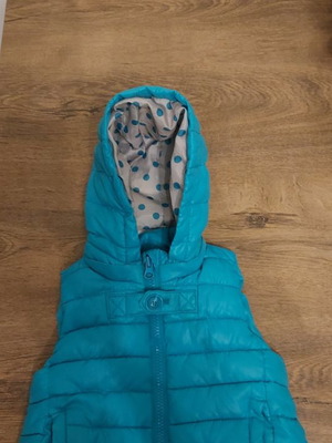 Unisex sleeveless vest used for 6 months old