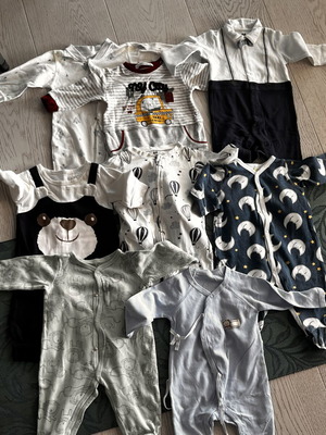 Set of 8 baby clothing pieces 6-9 months