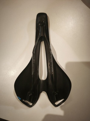 Carbon bicycle saddle