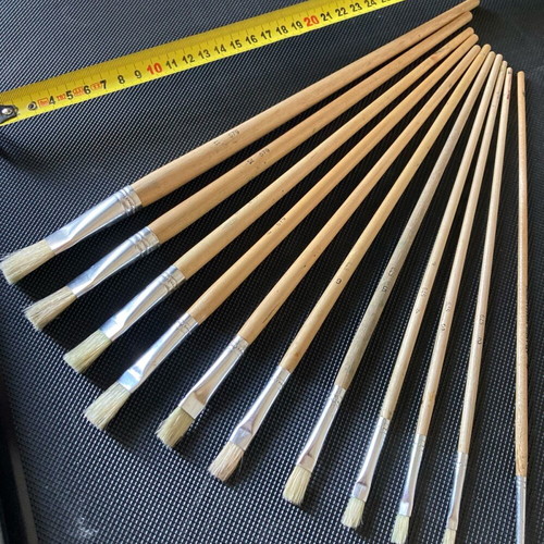 Painting brush set used, 12 pieces with wooden handle