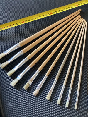 Painting brush set used, 12 pieces with wooden handle