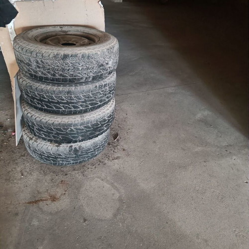 Nissan 720 4x4 rims used, set of 6, steel 6x139.7 bolt pattern