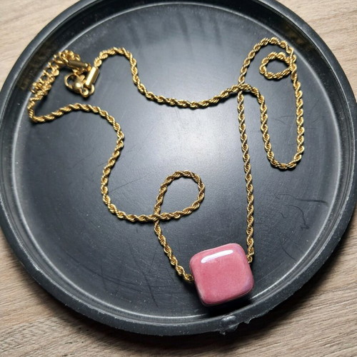 Necklace with pink stone and gold stainless steel chain like new