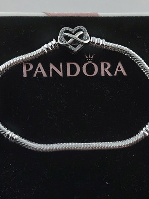 Βραχιόλι Pandora Moments με κούμπωμα καρδιά και άπειρο 18εκ καινούργιο, ασημένιο