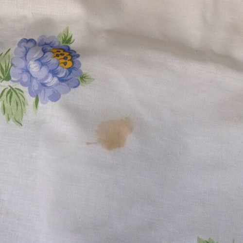 Tablecloth and 6 napkins used with stains