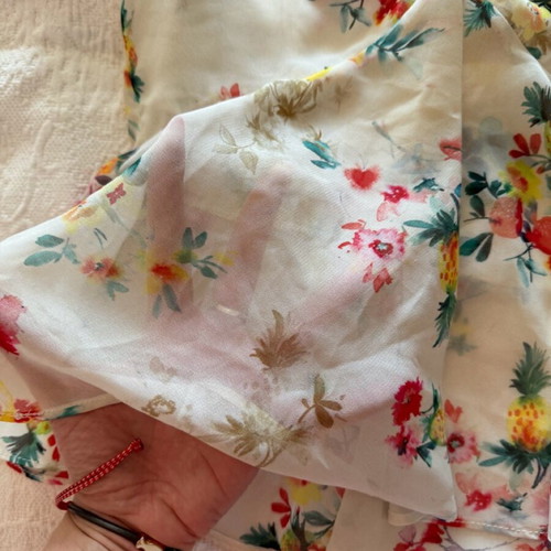 Zara blouse airy like new with flowers and zipper