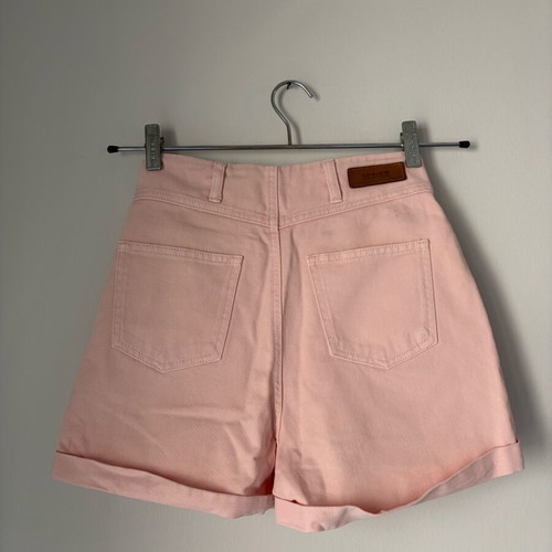 Review baby pink shorts like new, size XS