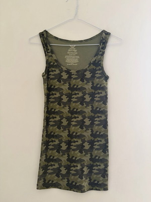 Faded Glory tank top like new, size Small, green