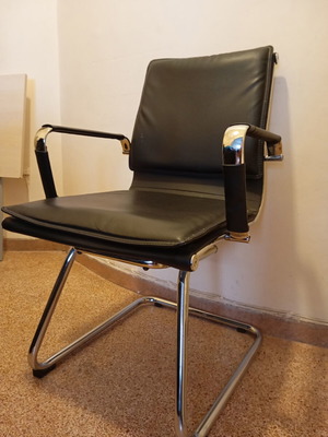 Premium leather office chair