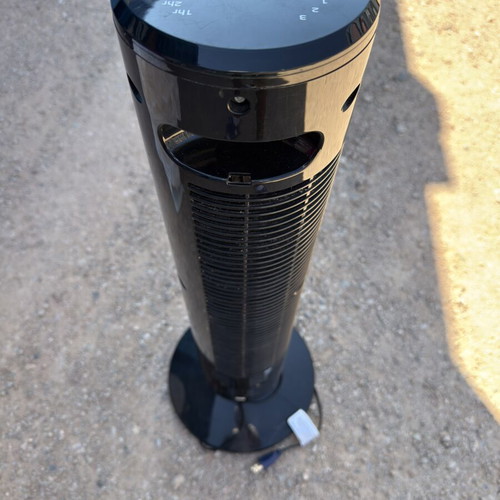 Tower fan with excellent cooling, 120V AC 60Hz
