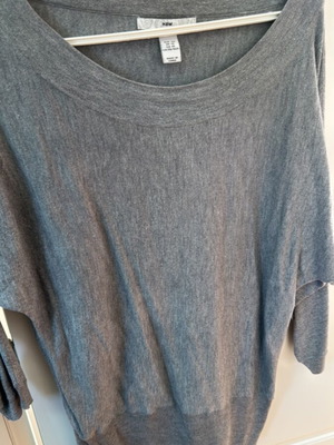 H&M women's blouse Medium gray like new, soft fabric