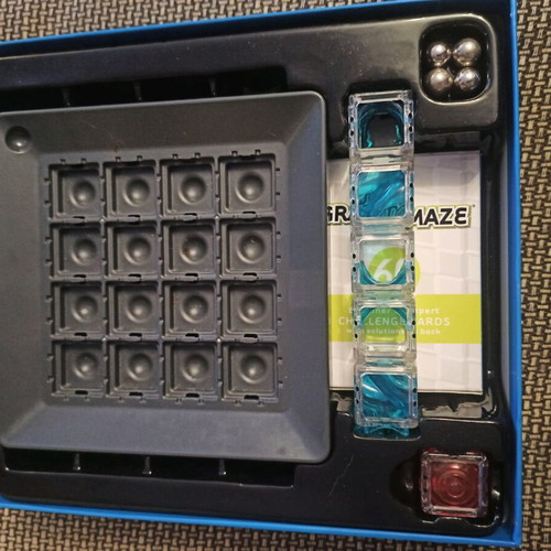 Gravity Maze board game like new by Thinkfun