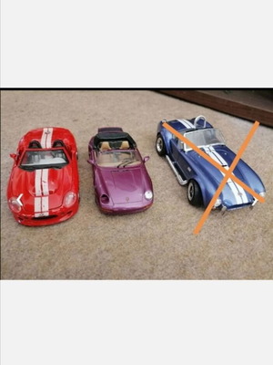 Set of 2 metal toy cars used miniatures