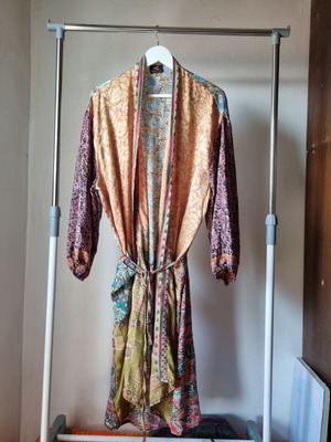 Μεταξωτό ρόμπα σαν καινούργιο, one size για M, L, XL, πολύχρωμο