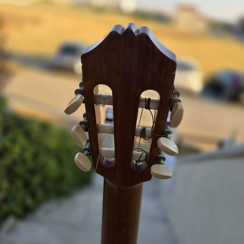 Classical guitar like new