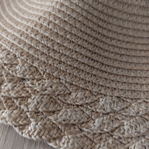 Women's Paper Straw Hat like new, one size, beige