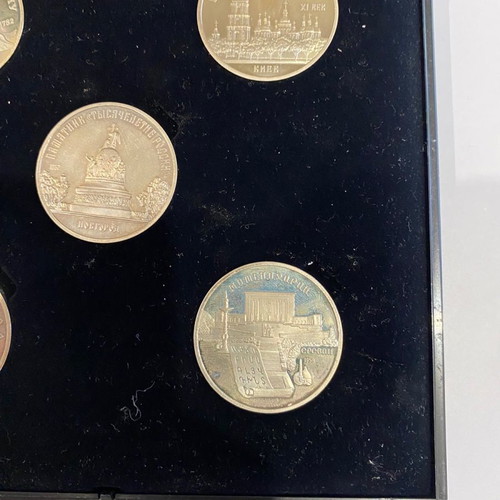 Set of 5 rubles 1988 and 1990 in case