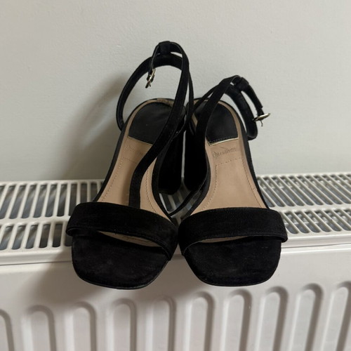 Stradivarius black suede block heeled sandals, size 37