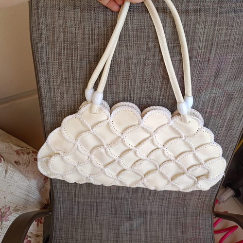 Shoulder bag like new, very nice