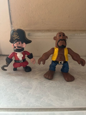 Toys used in very good condition, not miniatures
