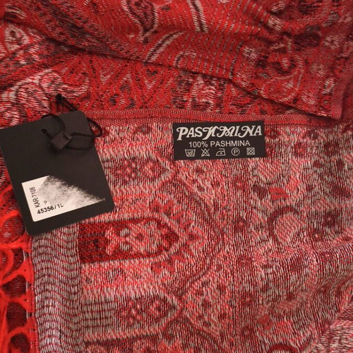 Karizma women's pashmina scarf new, red paisley design